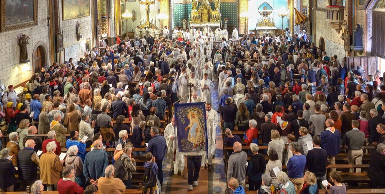 900-pelerins-reunis-a-notre-dame-de-marceille-pour-le-pelerinage-jubilaire