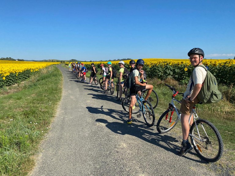 collegiens-prets-a-pedaler-dans-la-foi
