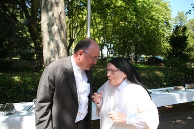 Mgr Alain Planet avec Sr M. Fernande   Prouilhe 8 aou 2010